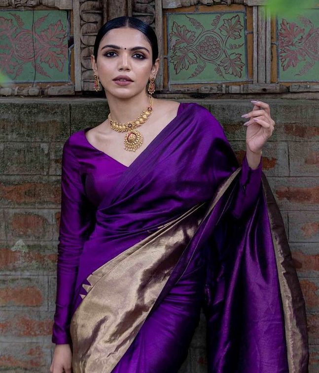 Fusion Fashion: Innovative and Chic Silk Saree Blouse Designs to Amp Up  Your Style in 2023