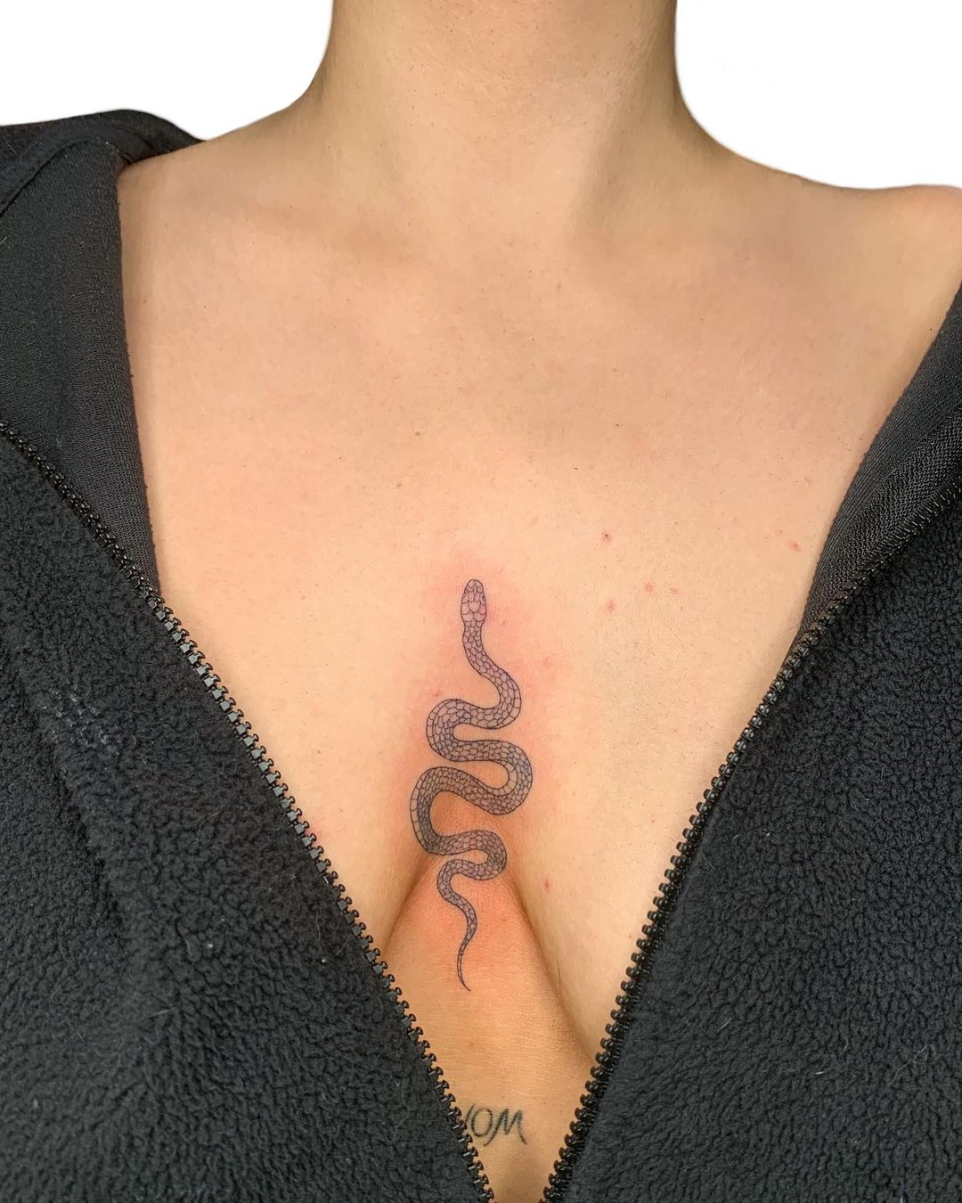 Top more than 81 snake chest tattoo female latest - in.eteachers
