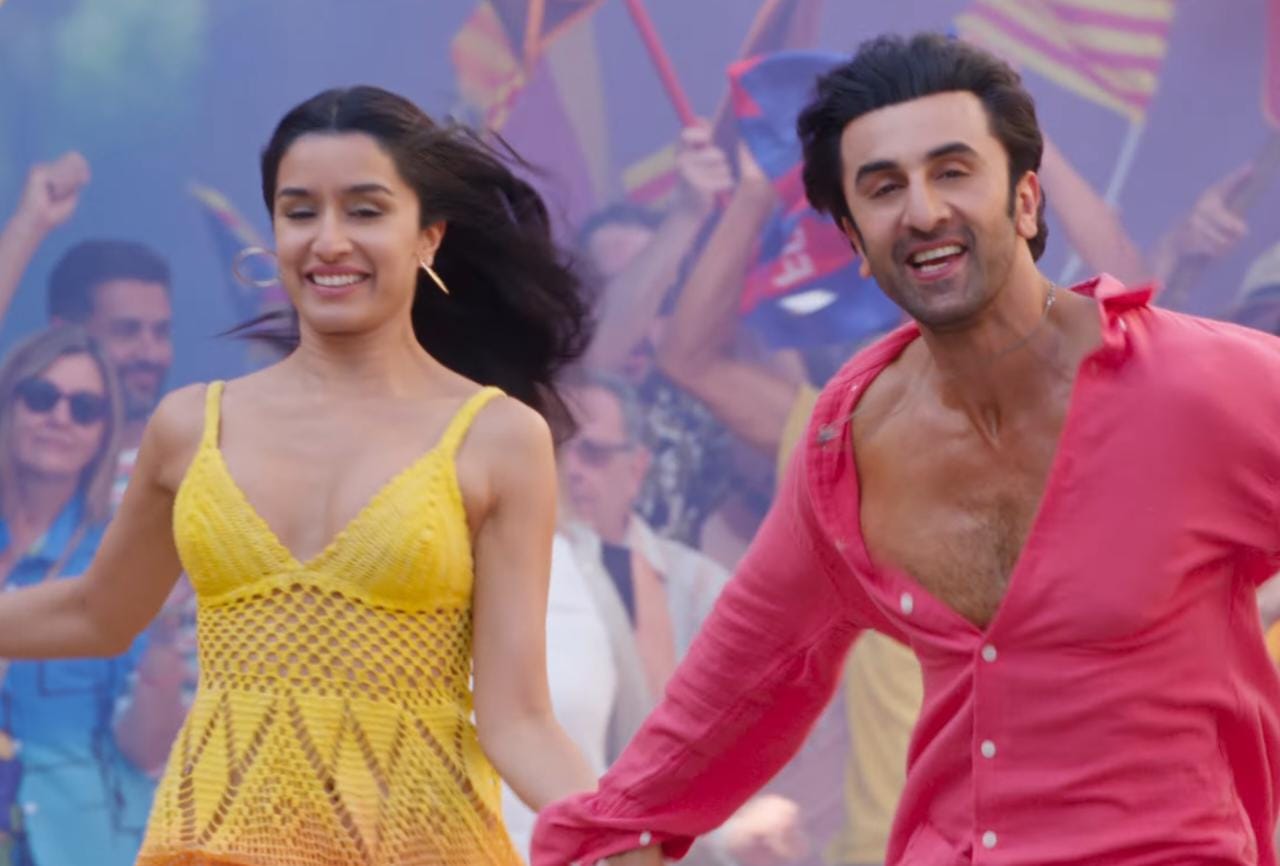 5 Looks From Shraddha Kapoor's New Song, Tere Pyaar Mein! |POPxo