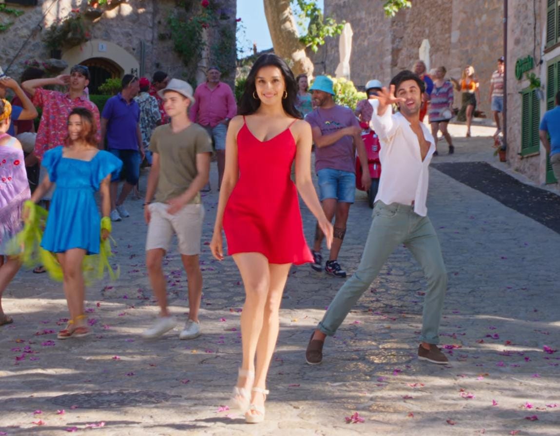 5 Looks From Shraddha Kapoor's New Song, Tere Pyaar Mein! |POPxo