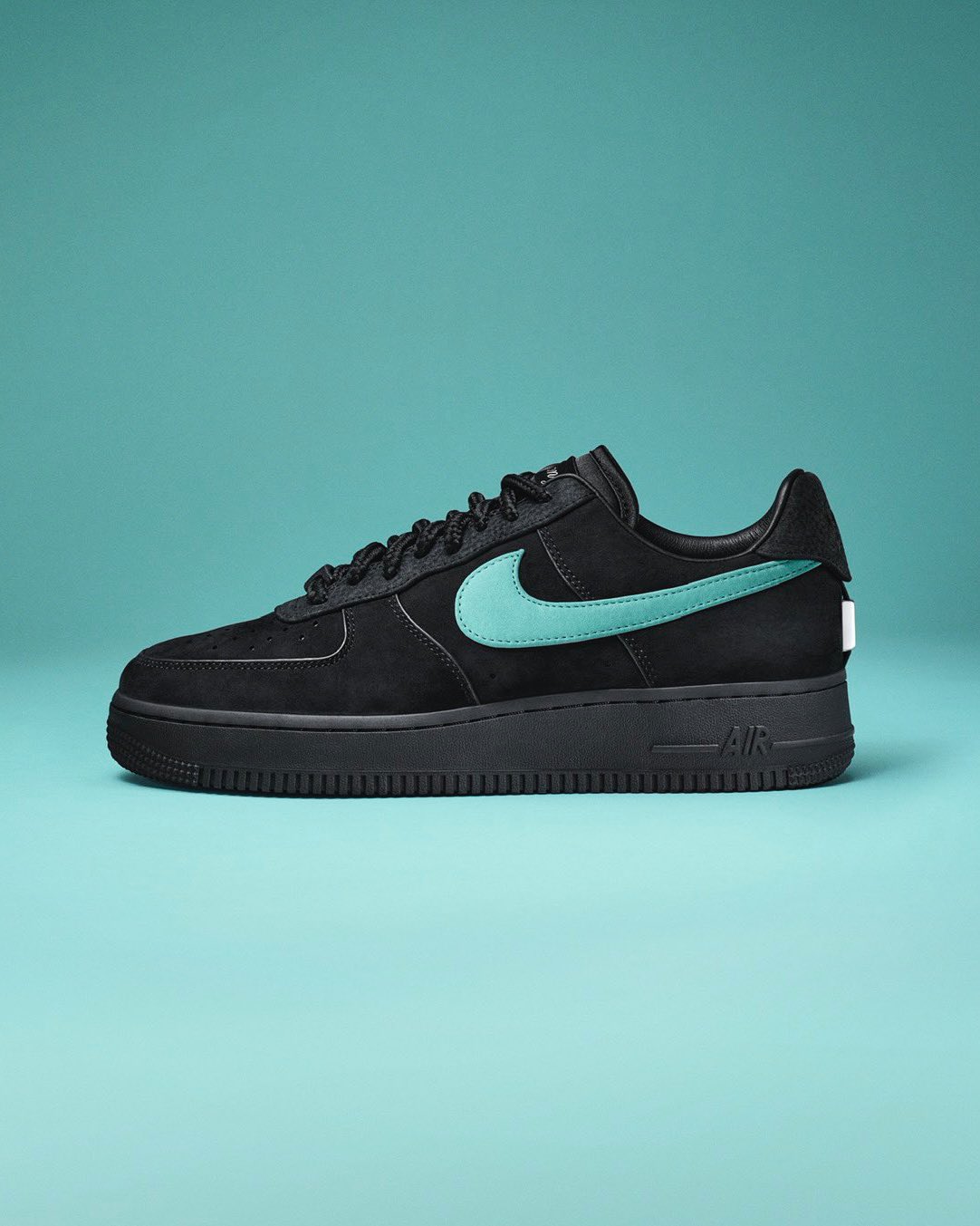 Nike Presents Its Air Force 1 Low in Black/Indigo