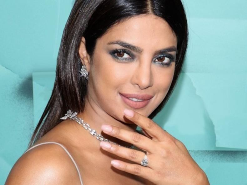 High Quality Womens Engagement And Priyanka Chopra Wedding Ring With Gold  And Moissanite Stones Perfect Gift For Moms M12B 5A From Dongweiya688,  $31.84 | DHgate.Com