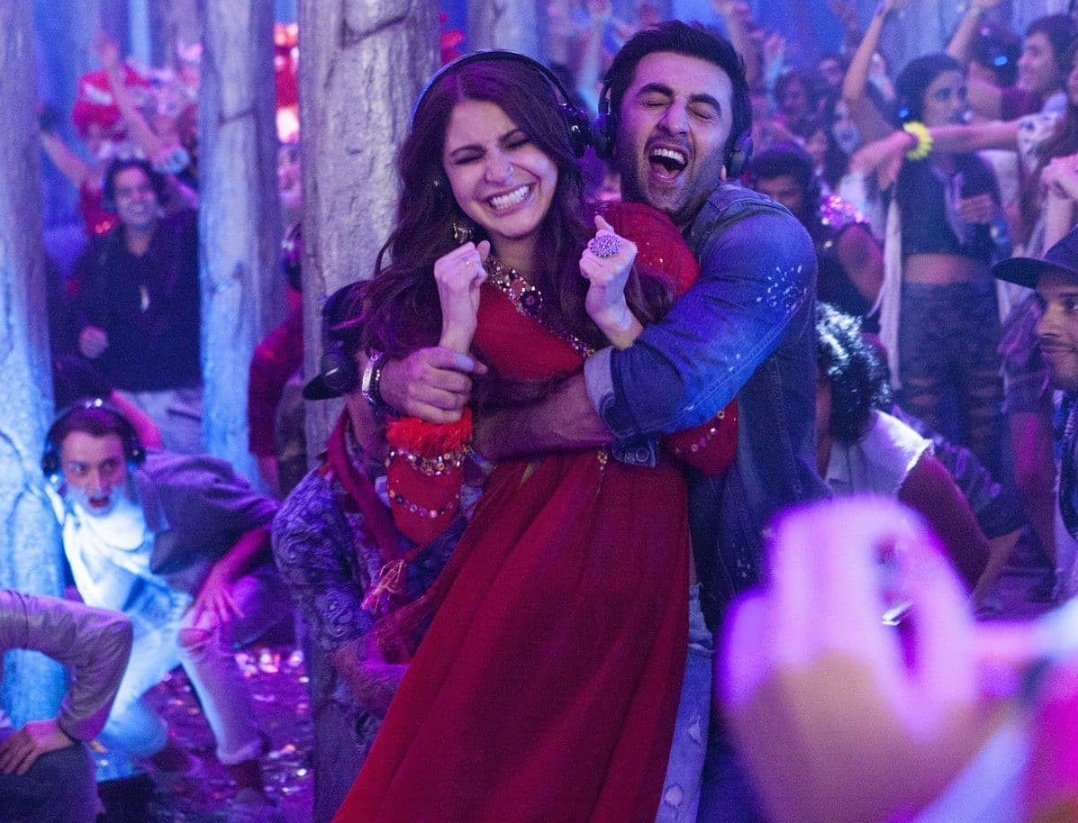 Lyrics of Ranbir Kapoor's 'The Breakup Song' reminds us of Kareena Kapoor's  'Jab We Met