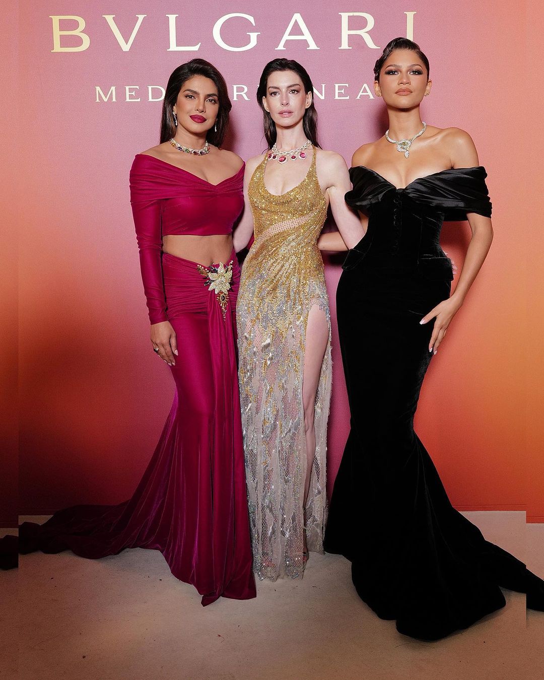 Did Anne Hathaway Ignore Priyanka Chopra At Venice Event? Watch Viral Video