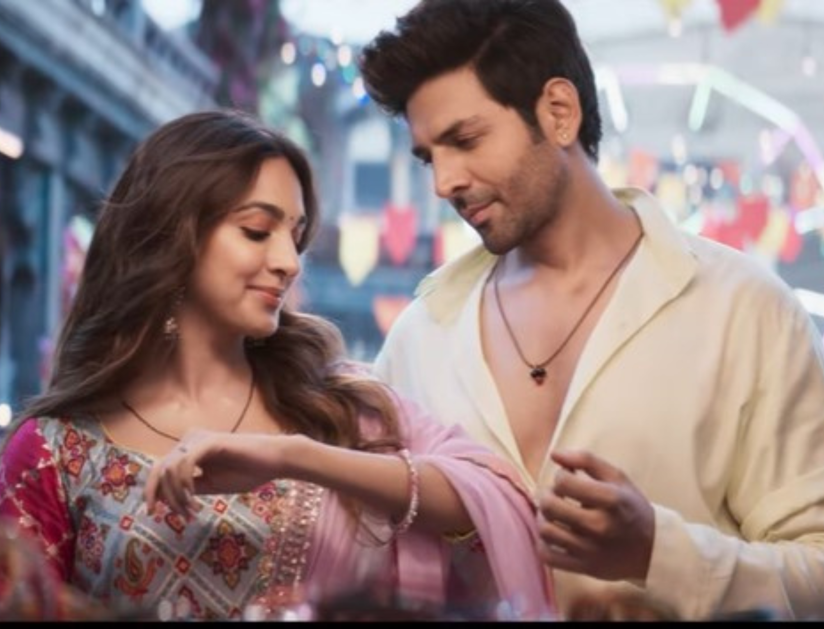 Kartik Aaryan &amp; Kiara Advani’s New Movie Teaser Gets Mixed Reactions! Here’s Why