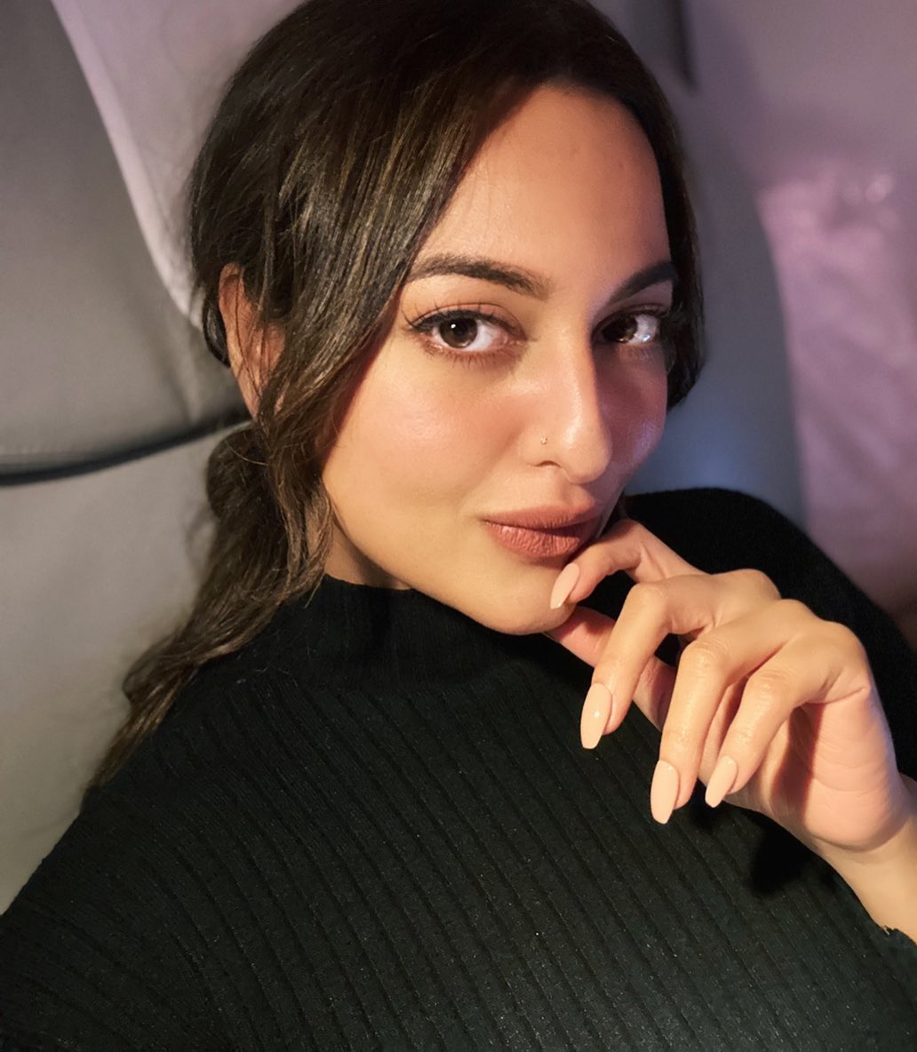 Xxx Top 65 Sonak Shi Sinha - Can Never Get Your Wings To Match? Sonakshi Sinha Has A Bomb Makeup Hack  For You! - India's Largest Digital Community of Women | POPxo