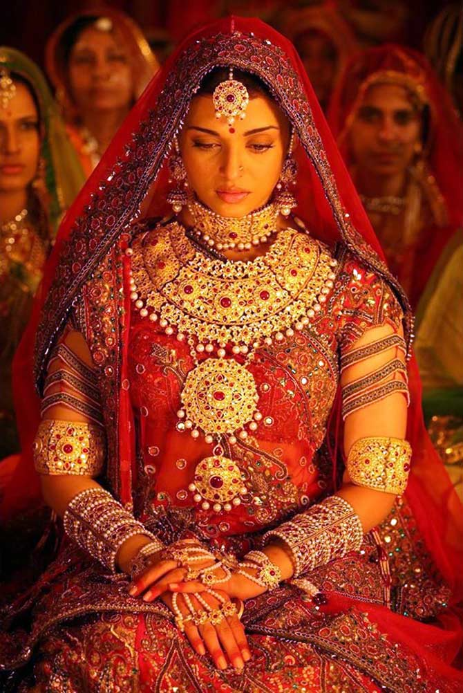 Celebs Bride Who Wore Saree At Their Wedding In Hindi | एक्ट्रेसेस, जो अपनी  शादी पर लहंगा की जगह पहनी साड़ी | Actresses Ne Apni Shadi Par Pahni Saree |  actresses who