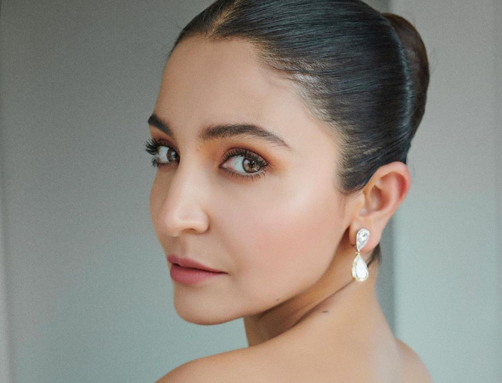 Aamir Khan's daughter Ira Khan shows off Christmas themed nail-art | Hindi  Movie News - Times of India