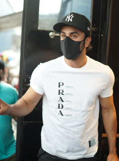 Ranbir Kapoor Just Wore A Sweatshirt In Summer And Looked