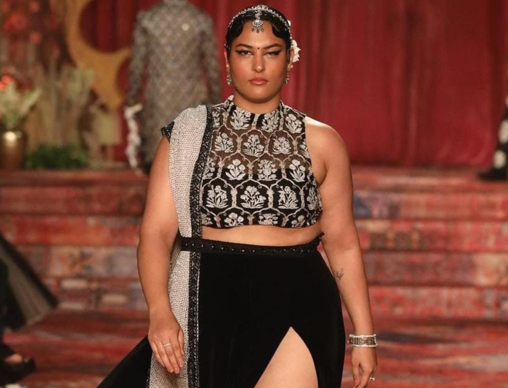 Not Celeb Showstoppers, Influencer Sakshi Sindwani Is Ruling The Runway This Season!