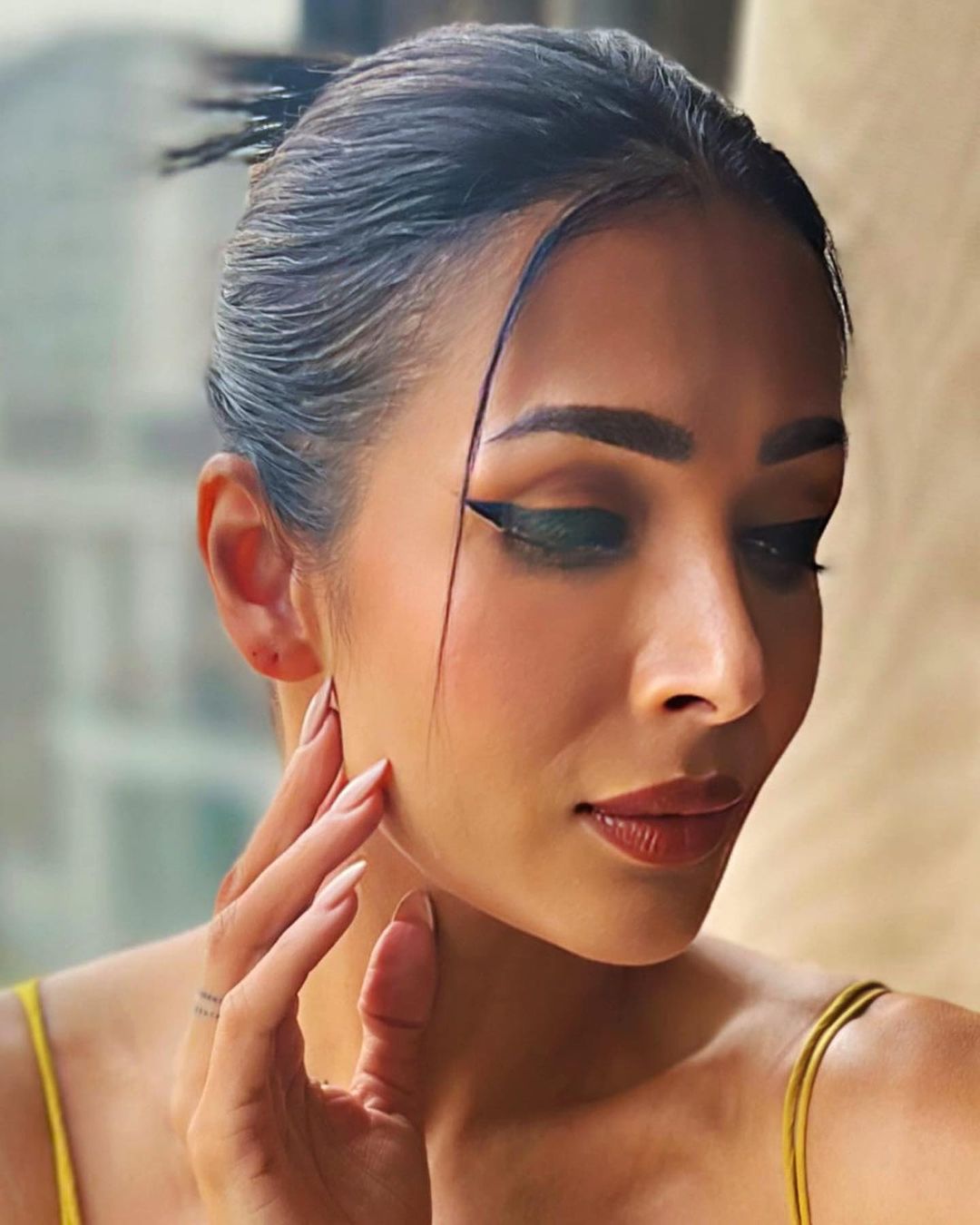 Malaika Arora Shows Us You Don't Need To Contour To Look Classic