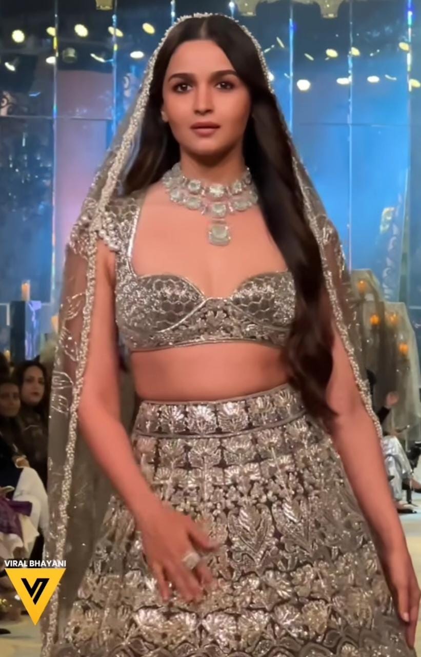 Bridal veil trends to know in 2023 according to Alia Bhatt, Shibani  Dandekar and more | Vogue India
