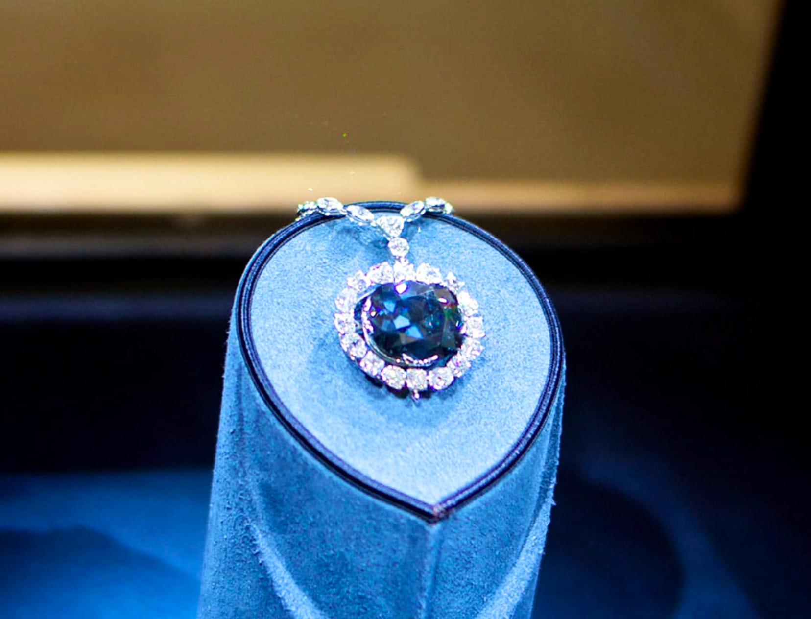 All About The Curse Of The World’s Largest Diamond That Was Stolen From