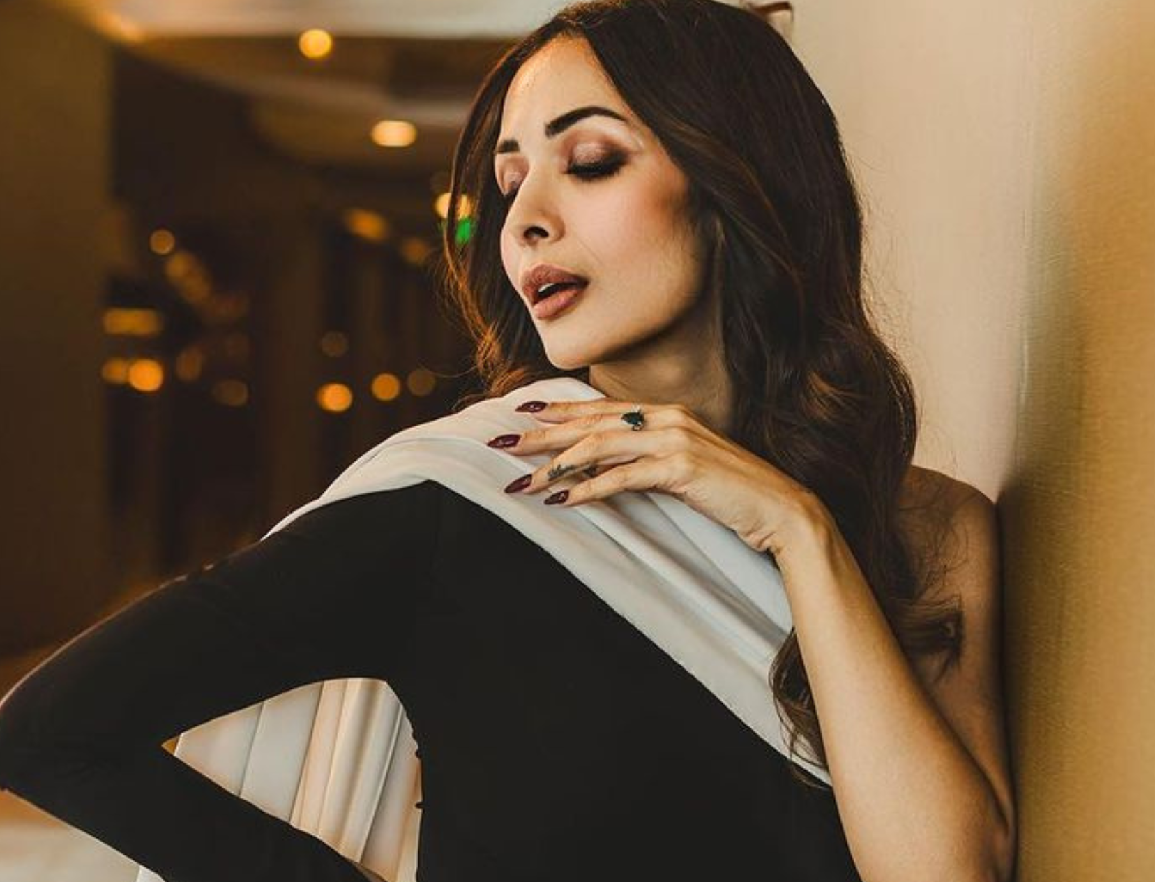 Amidst Breakup Rumours, Malaika Arora Stuns In A Sexy Black Gown!