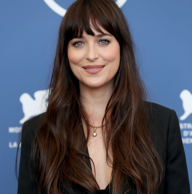 Want Hair Like Dakota Johnson? Her Hairstylist Revealed Her Whole ...