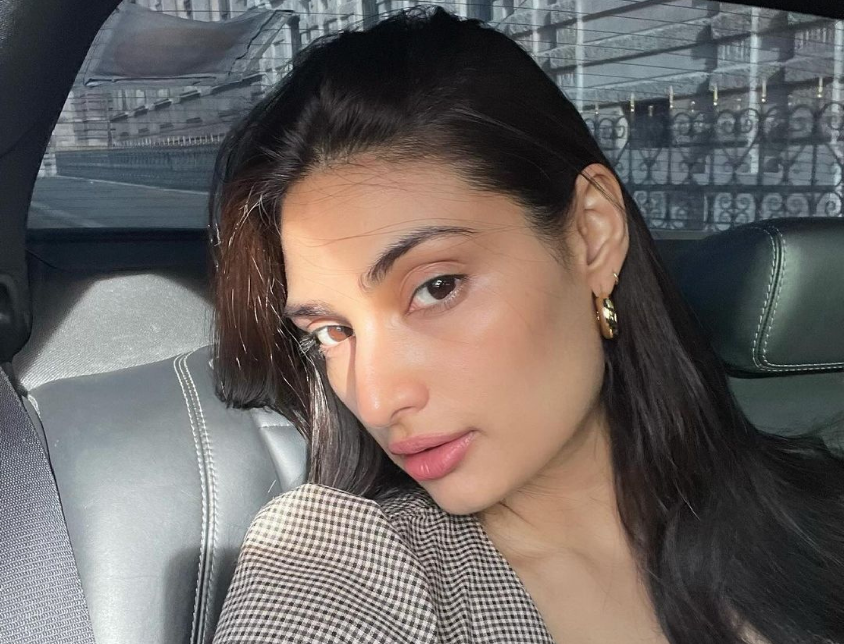 Athiya Shetty’s ‘Secret’ To Dewy Skin Might Cost 6k But We Got Its Dupes!