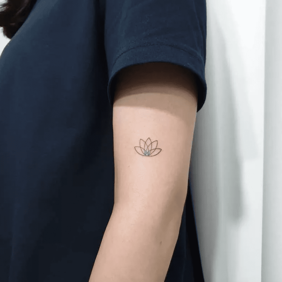 Uterus Temporary Tattoo Sticker (Set of 4) - OhMyTat - Shop OhMyTat  Temporary Tattoos - Pinkoi