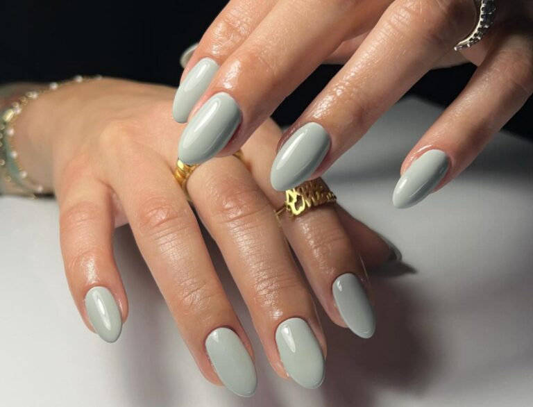 This Understated Manicure Colour Has The Internet On A Chokehold RN