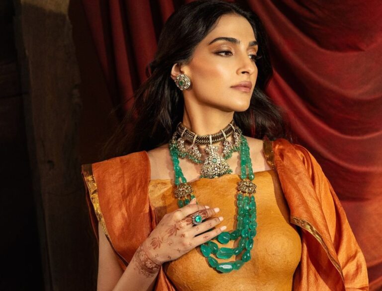 Sonam Kapoor&#8217;s Multani Mitti Breastplate Is The Ultimate Trendsetter